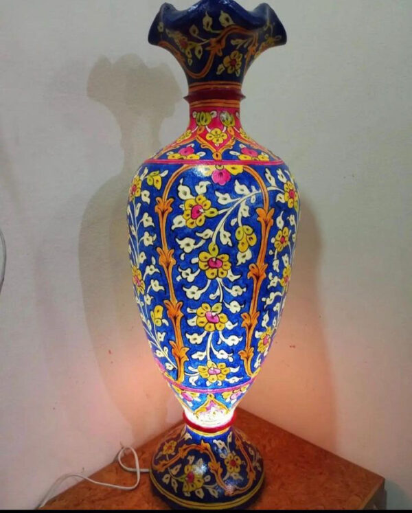 Vase Corner Lamp