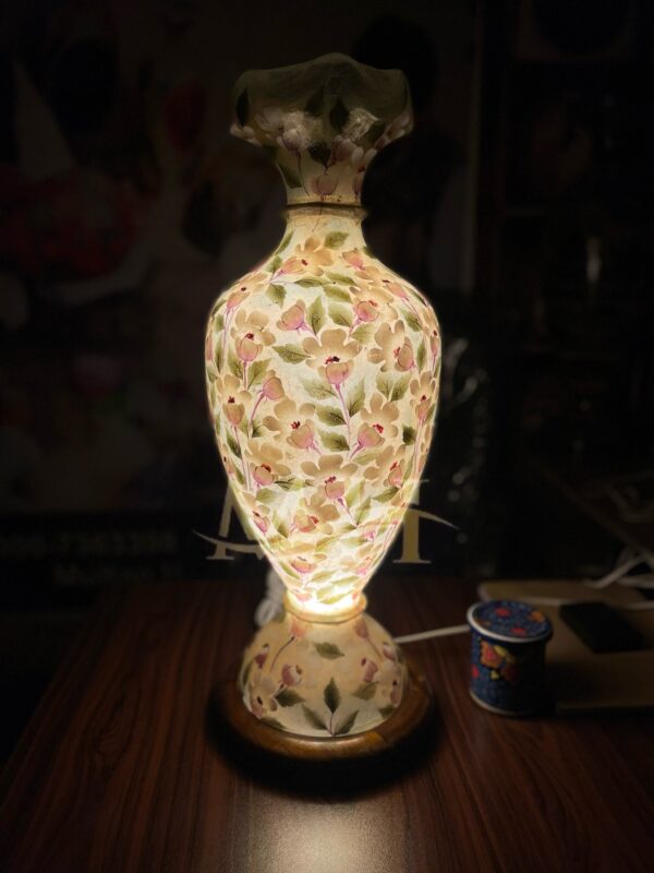 Vase Corner Lamp